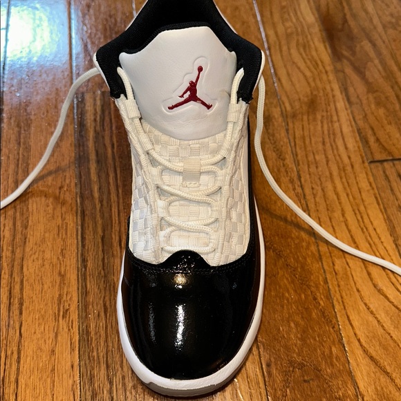 Kids, Jordan high top , size 5 - Picture 5 of 11